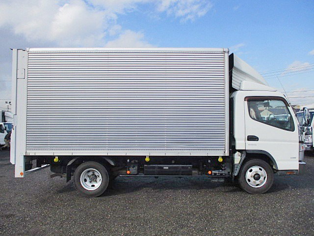 三菱ふそうキャンターアルミバン小型（2t・3t）[写真07]