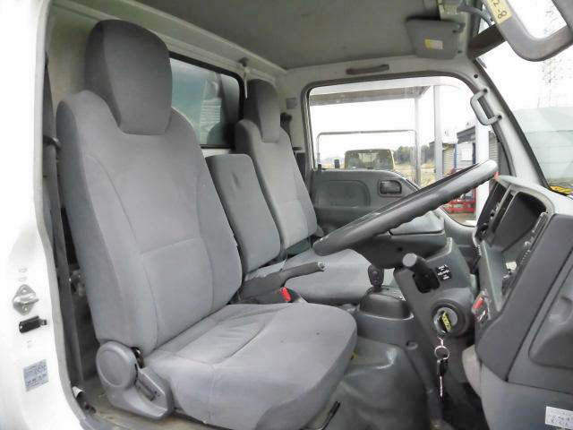 マツダタイタン幌ウイング小型（2t・3t）[写真12]