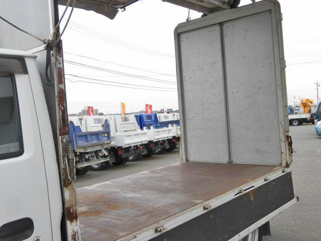 マツダタイタン幌ウイング小型（2t・3t）[写真06]