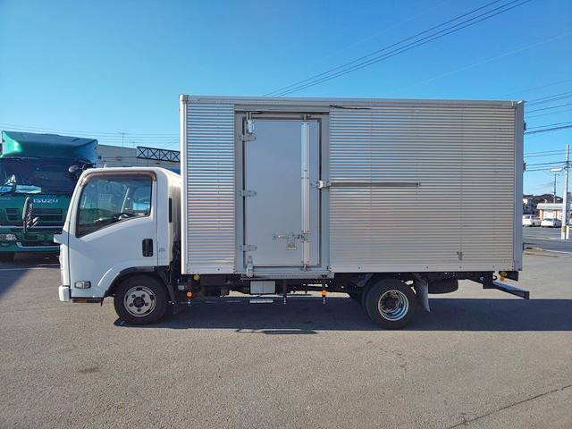 いすゞエルフアルミバン小型（2t・3t）[写真05]