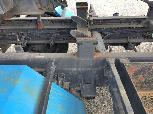 いすゞフォワードヒアブ付コンテナ専用車増トン（6t・8t）[写真21]