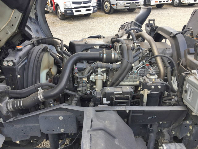 いすゞフォワードヒアブ付コンテナ専用車増トン（6t・8t）[写真27]