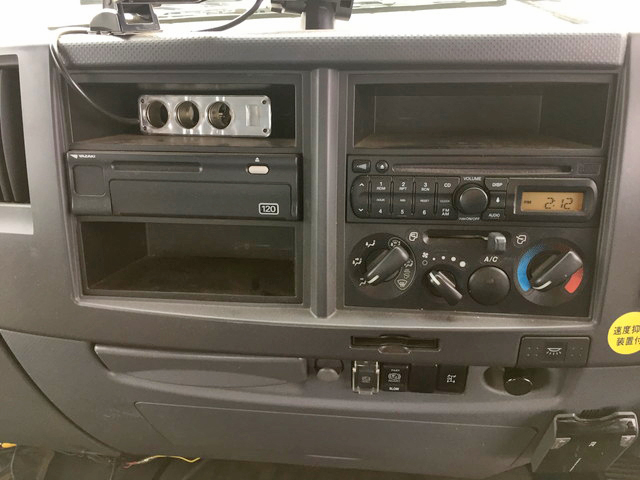 いすゞフォワードヒアブ付コンテナ専用車増トン（6t・8t）[写真35]