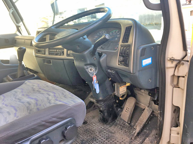 日産コンドル平ボディ中型（4t）[写真21]