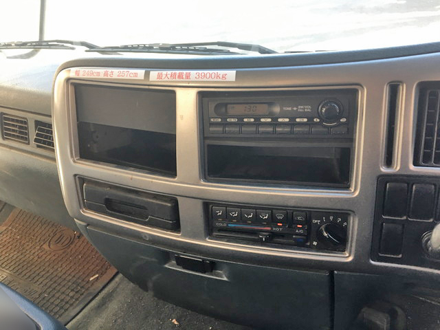 日産コンドル平ボディ中型（4t）[写真24]