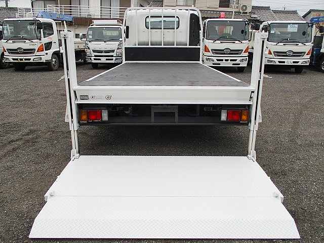 いすゞエルフ平ボディ小型（2t・3t）[写真11]