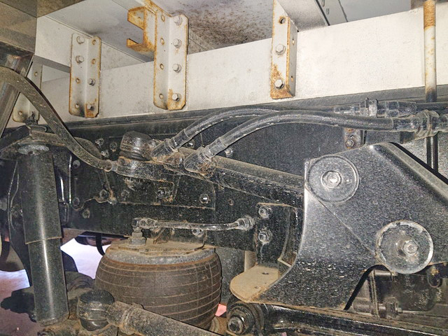 三菱ふそうスーパーグレートアルミウイング大型（10t）[写真13]