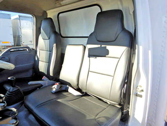 いすゞエルフパネルバン小型（2t・3t）[写真14]