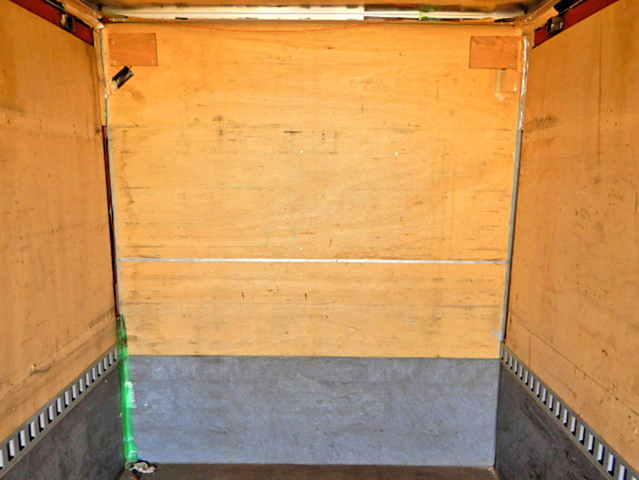 いすゞエルフパネルバン小型（2t・3t）[写真09]