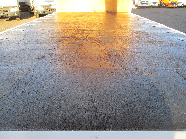 三菱ふそうキャンター幌ウイング小型（2t・3t）[写真15]