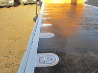 三菱ふそうキャンター幌ウイング小型（2t・3t）[写真16]