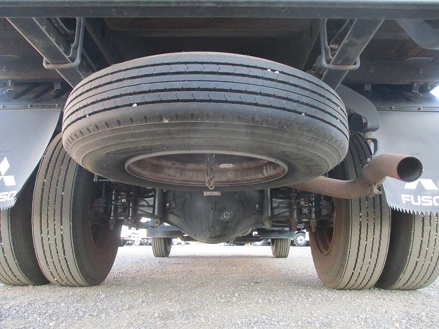 三菱ふそうキャンター幌ウイング小型（2t・3t）[写真18]