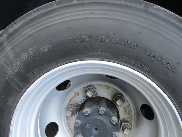 三菱ふそうキャンター幌ウイング小型（2t・3t）[写真21]