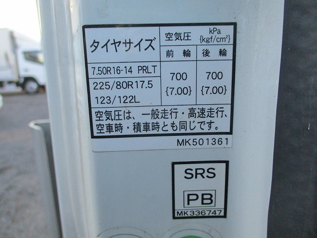 三菱ふそうキャンター幌ウイング小型（2t・3t）[写真22]