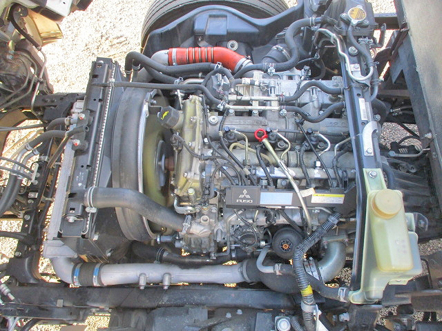 三菱ふそうキャンター幌ウイング小型（2t・3t）[写真23]