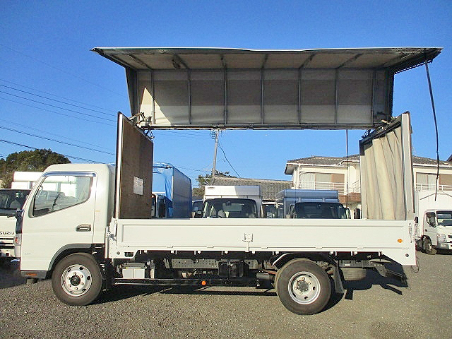 三菱ふそうキャンター幌ウイング小型（2t・3t）[写真06]