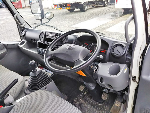 トヨタトヨエースクレーン付小型（2t・3t）[写真32]