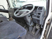 三菱ふそうファイターアルミウイング増トン（6t・8t）[写真33]