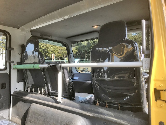 日野エルフダブルキャブ・クレーン付小型（2t・3t）[写真25]