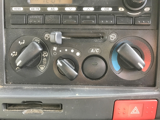 日野エルフダブルキャブ・クレーン付小型（2t・3t）[写真28]