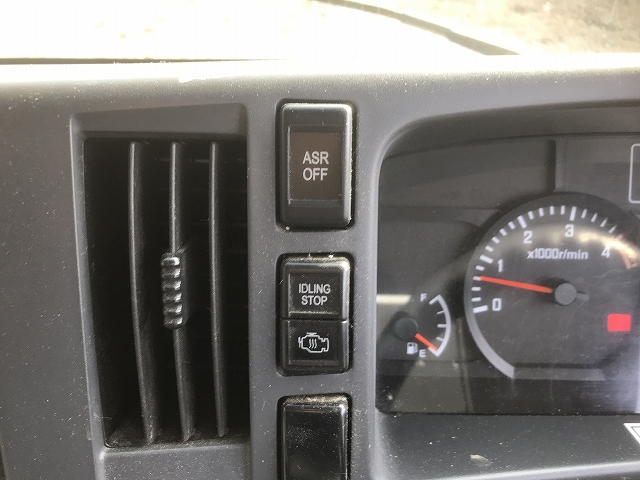 日野エルフダブルキャブ・クレーン付小型（2t・3t）[写真32]