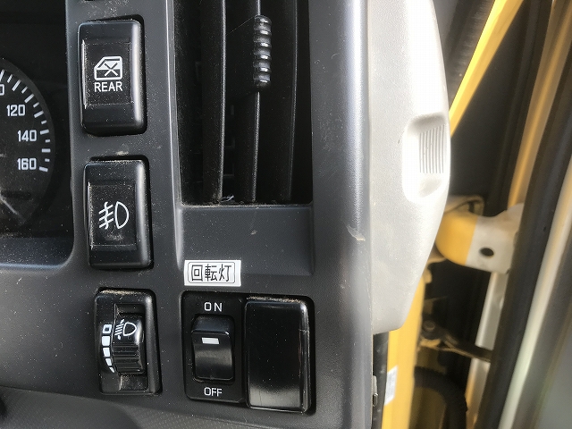 日野エルフダブルキャブ・クレーン付小型（2t・3t）[写真33]