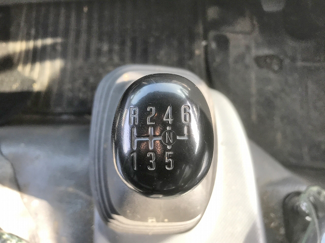 日野エルフダブルキャブ・クレーン付小型（2t・3t）[写真36]