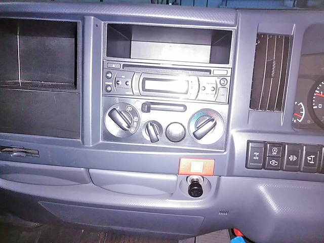 いすゞエルフ平ボディ小型（2t・3t）[写真27]