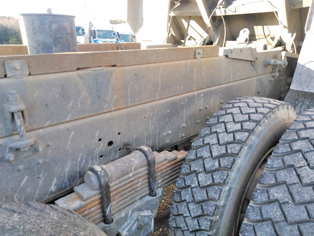 UDトラックスクオンダンプ大型（10t）[写真11]