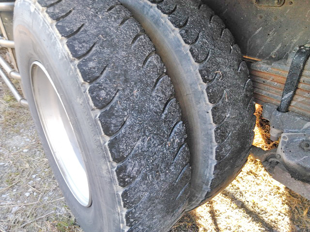 UDトラックスクオンダンプ大型（10t）[写真15]