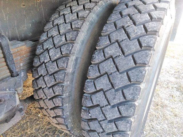 UDトラックスクオンダンプ大型（10t）[写真16]