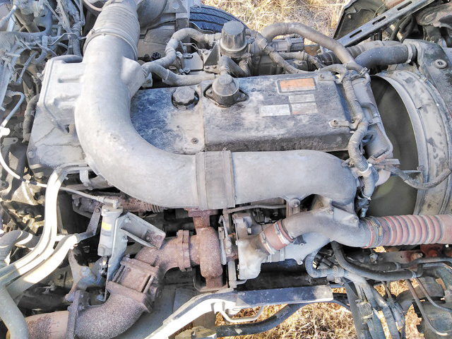 UDトラックスクオンダンプ大型（10t）[写真18]