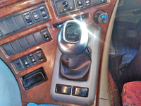 UDトラックスクオンダンプ大型（10t）[写真23]