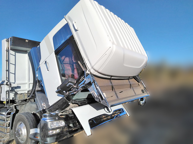 UDトラックスクオンダンプ大型（10t）[写真07]