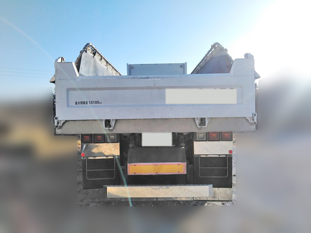 UDトラックスクオンダンプ大型（10t）[写真08]