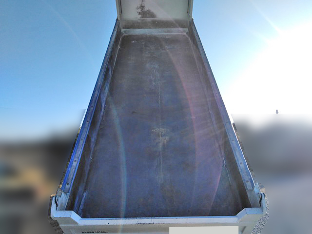 UDトラックスクオンダンプ大型（10t）[写真09]