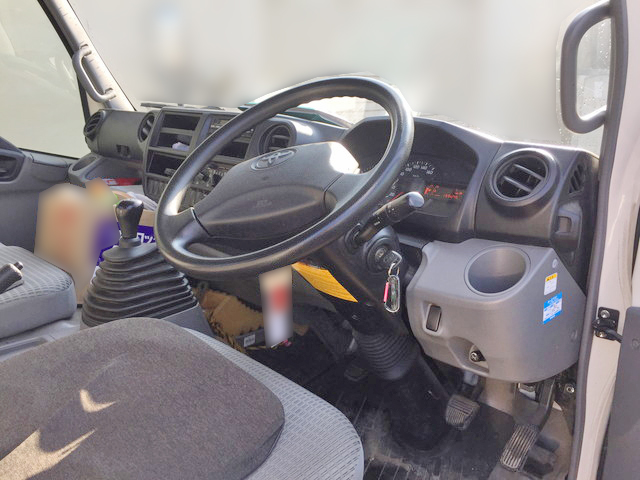 トヨタダイナ平ボディ小型（2t・3t）[写真15]