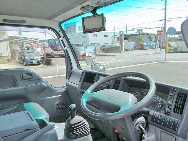 いすゞエルフ冷凍車（冷蔵車）小型（2t・3t）[写真06]