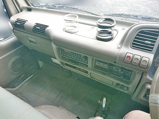 いすゞエルフダンプ・クレーン付小型（2t・3t）[写真28]