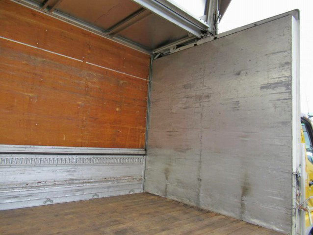 三菱ふそうファイターアルミウイング中型（4t）[写真17]