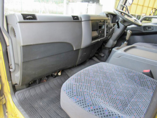 三菱ふそうファイターアルミウイング中型（4t）[写真33]