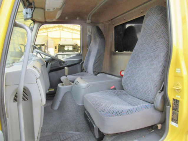 三菱ふそうファイターアルミウイング中型（4t）[写真34]