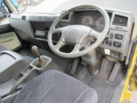 三菱ふそうファイターアルミウイング中型（4t）[写真36]