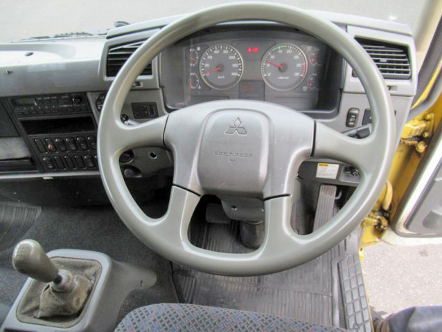 三菱ふそうファイターアルミウイング中型（4t）[写真39]