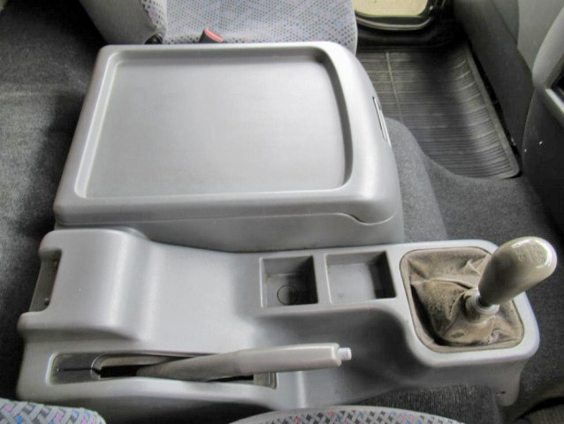 三菱ふそうファイターアルミウイング中型（4t）[写真40]