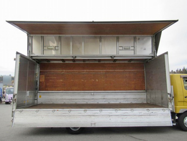 三菱ふそうファイターアルミウイング中型（4t）[写真06]