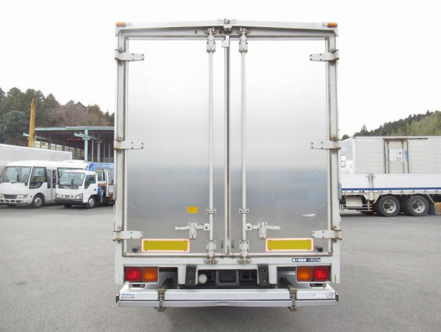 三菱ふそうファイターアルミウイング中型（4t）[写真08]