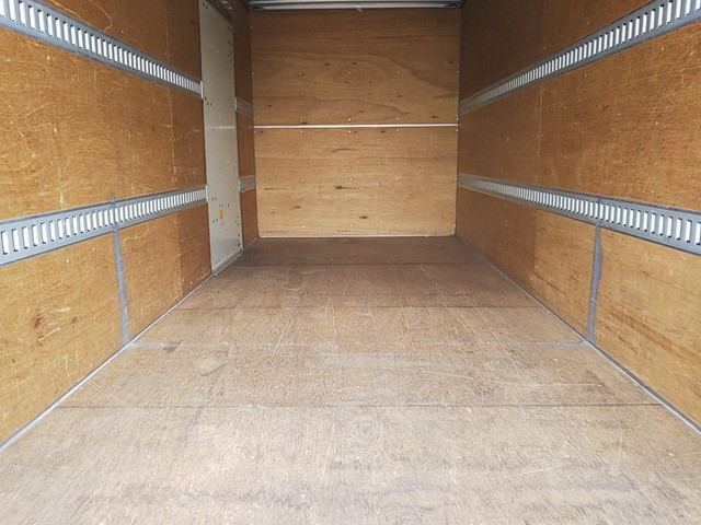 いすゞエルフアルミバン小型（2t・3t）[写真18]