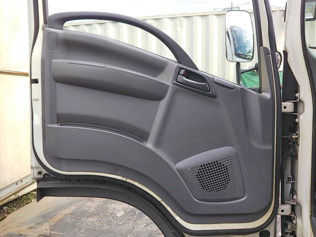 いすゞエルフアルミバン小型（2t・3t）[写真28]