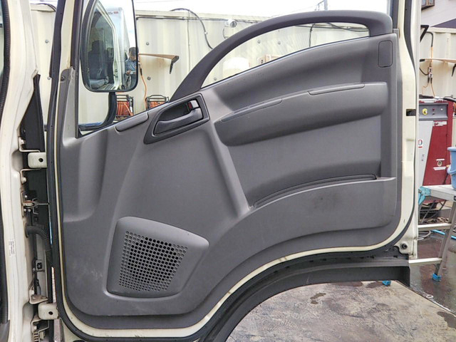 いすゞエルフアルミバン小型（2t・3t）[写真29]